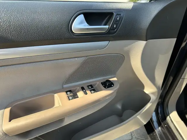 Volkswagen Golf view 10