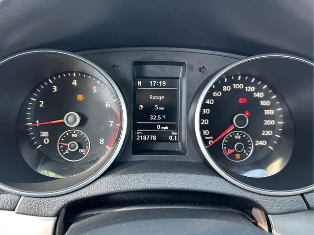 Volkswagen Golf view 6