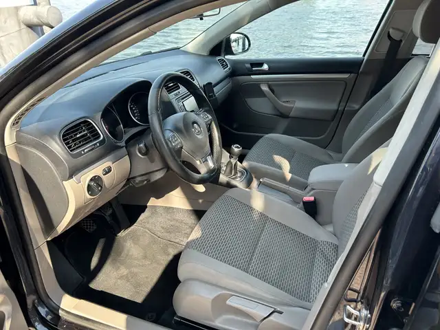 Volkswagen Golf view 11