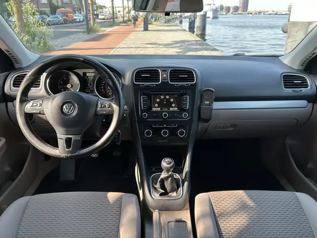 Volkswagen Golf view 14