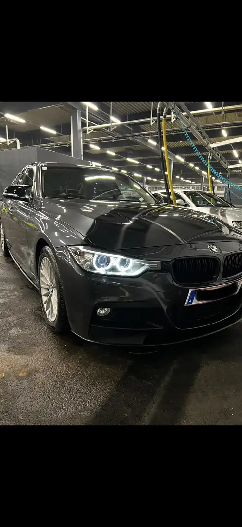 BMW 318 F30 318d M-Paket Grau - 2