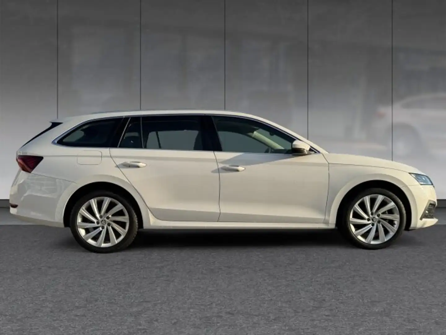 Skoda Octavia OCTAVIA COMBI iV STYLE DSG * PLUG-IN HYBRID *. Wit - 2