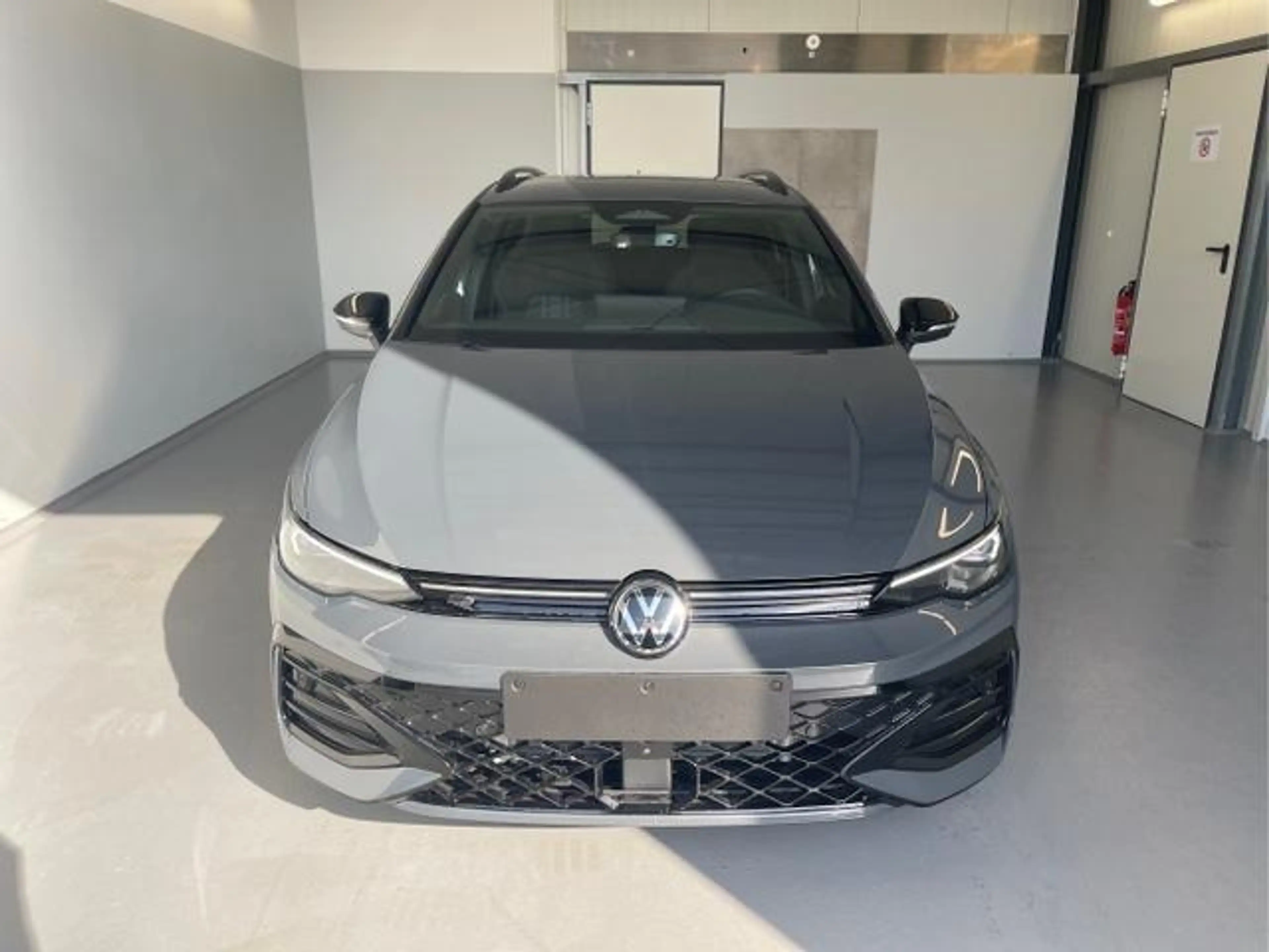 Volkswagen Golf Variant R-Line 150PS TDI DSG AHK+IQ-Light+Navi+Black Style — photo 6