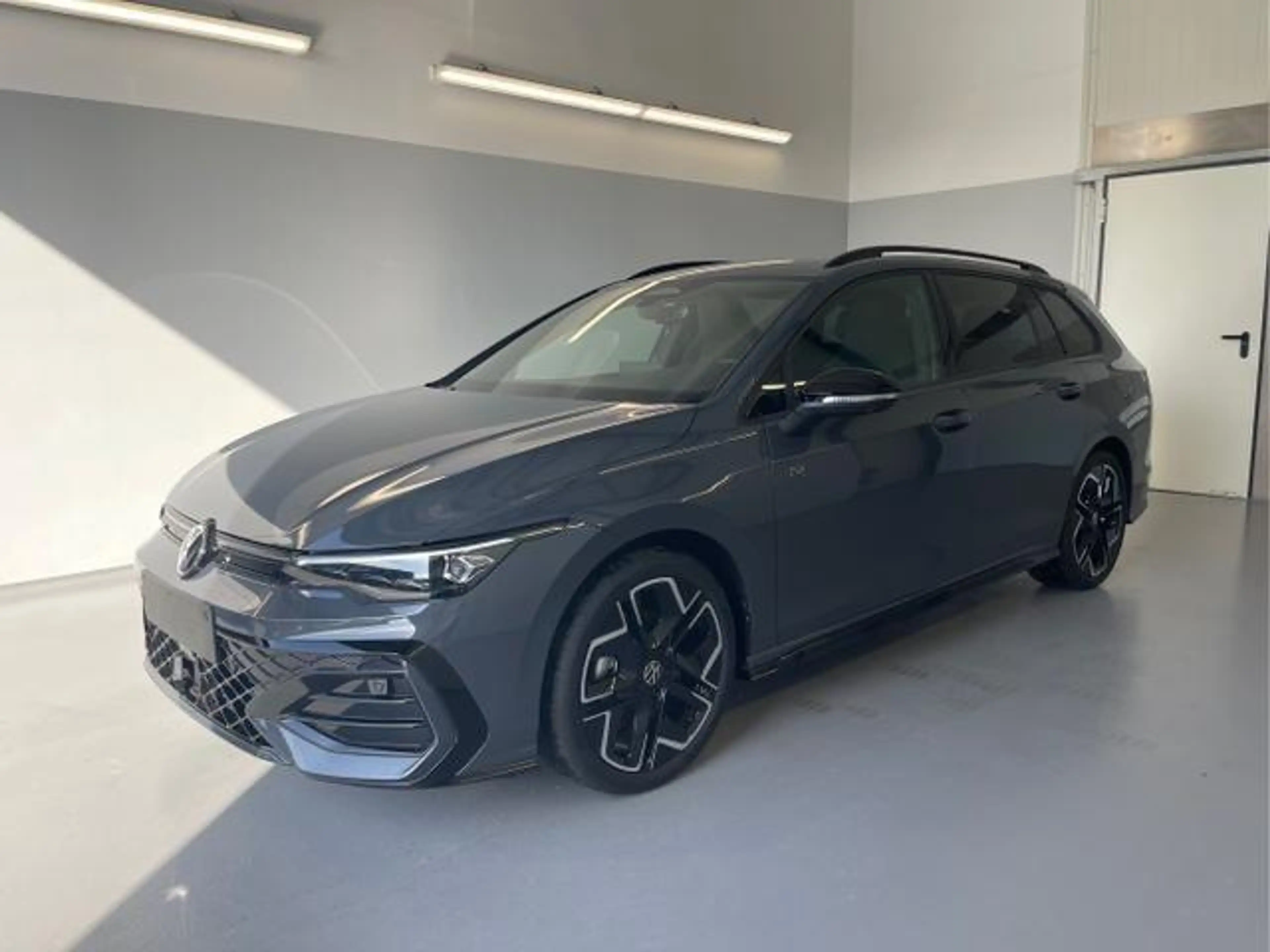 Volkswagen Golf Variant R-Line 150PS TDI DSG AHK+IQ-Light+Navi+Black Style