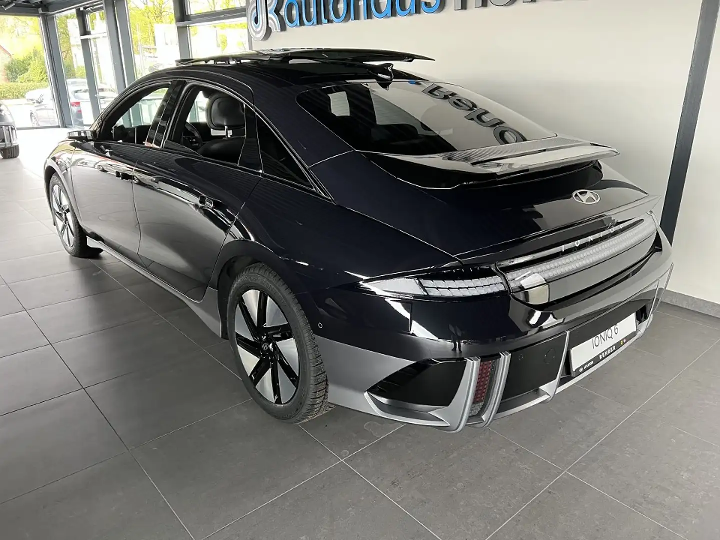 Hyundai IONIQ 6 UNIQ 77,4kWh Batt. Blau - 2