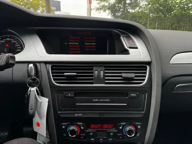 Audi A4 view 15