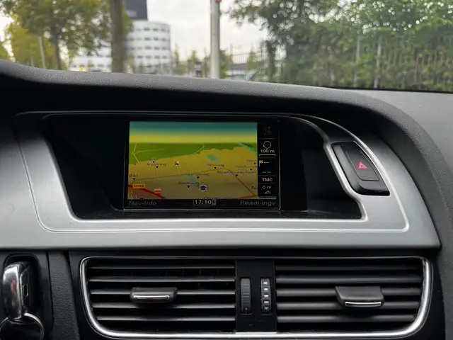 Audi A4 view 14
