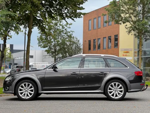 Audi A4 view 2