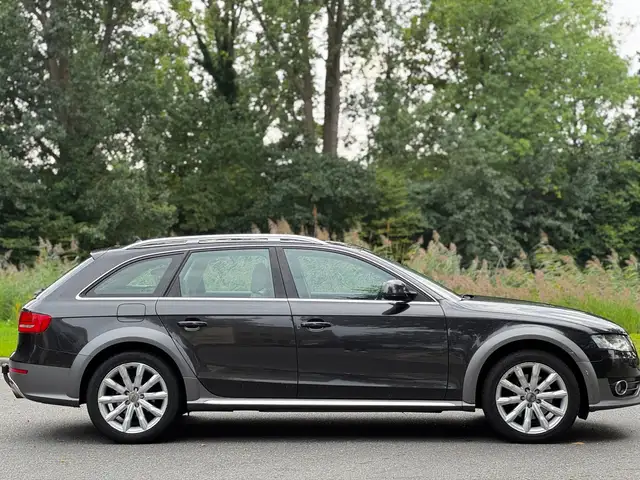 Audi A4 view 6