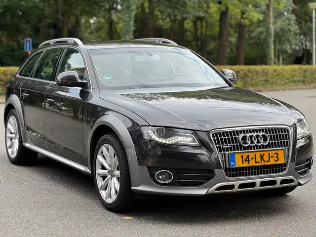 Audi A4 view 9
