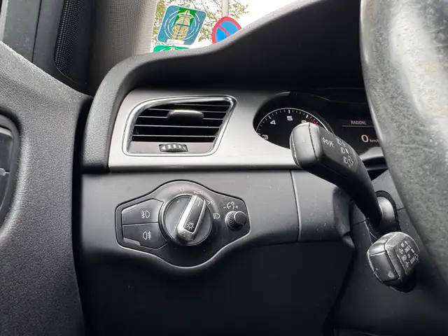 Audi A4 view 16