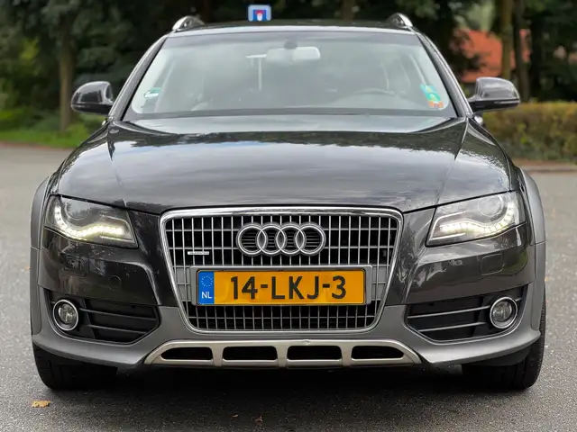 Audi A4 view 8