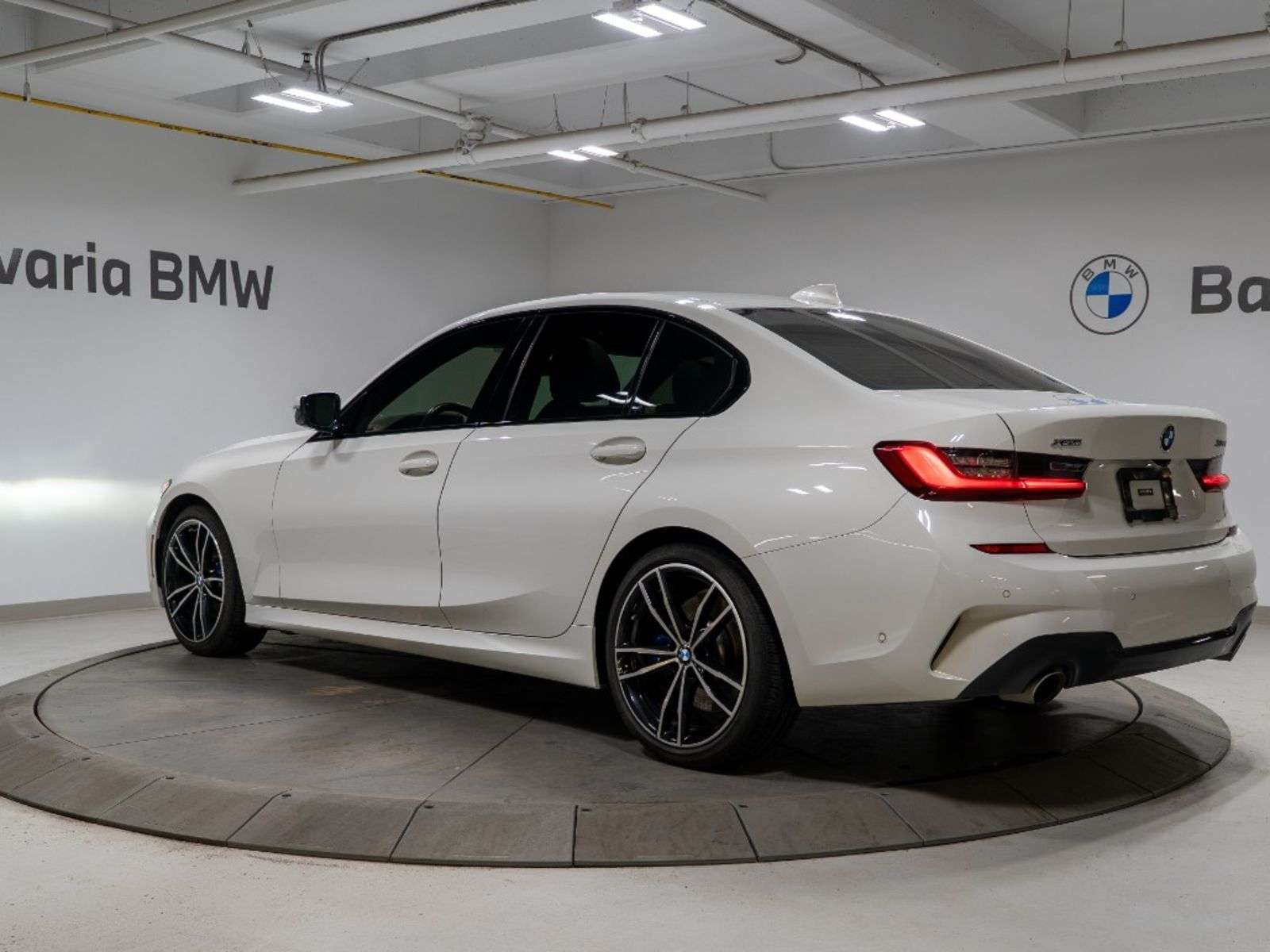 2020 BMW 3 Series 330i xDrive Sedan | Premium Enhanced Package | M S — снимка 1