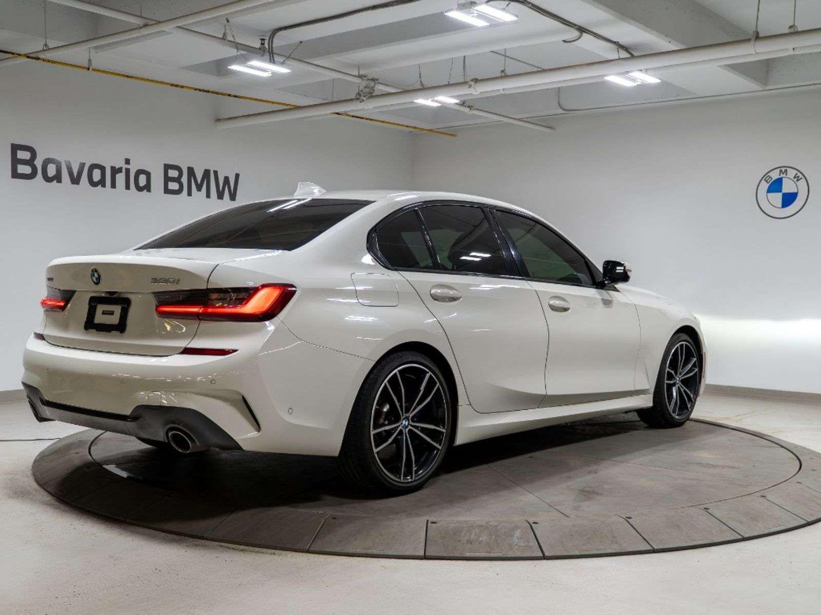 2020 BMW 3 Series 330i xDrive Sedan | Premium Enhanced Package | M S — снимка 1