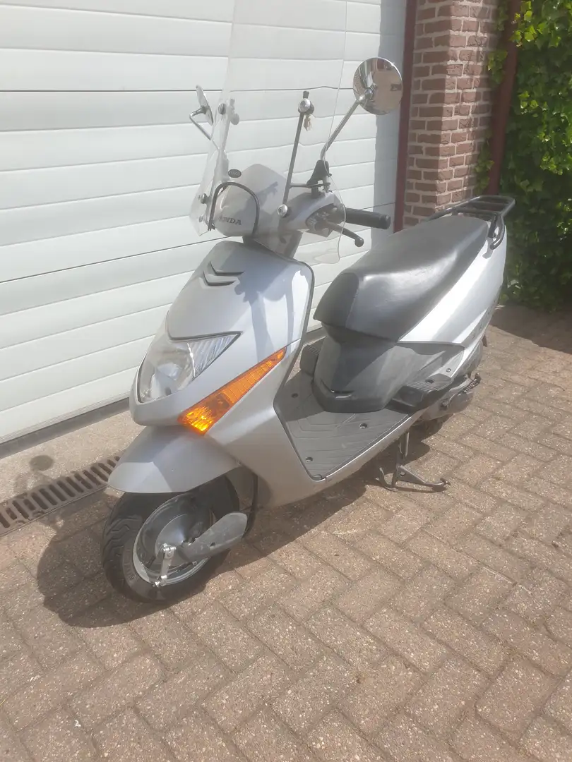 Honda Lead Jf11    100cc Zilver - 1