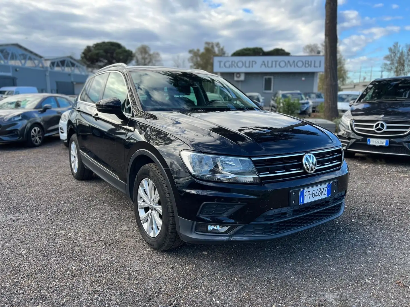 Volkswagen Tiguan 1.6 TDI SCR Business BlueMotion Technology Schwarz - 1