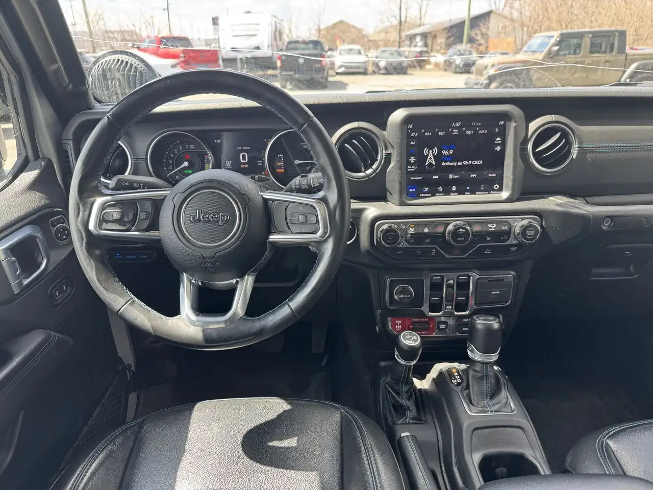 Jeep Wrangler photo Jeep Wrangler