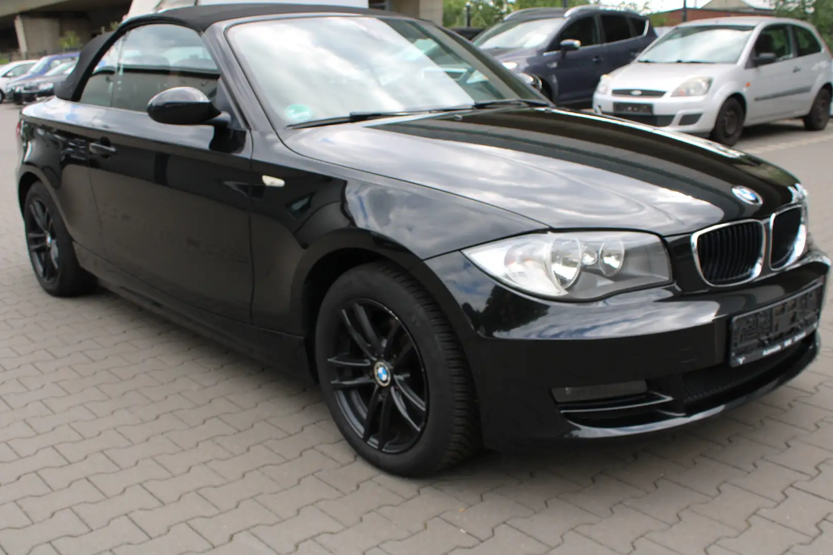 BMW 118 i Cabrio Schwarz - 2