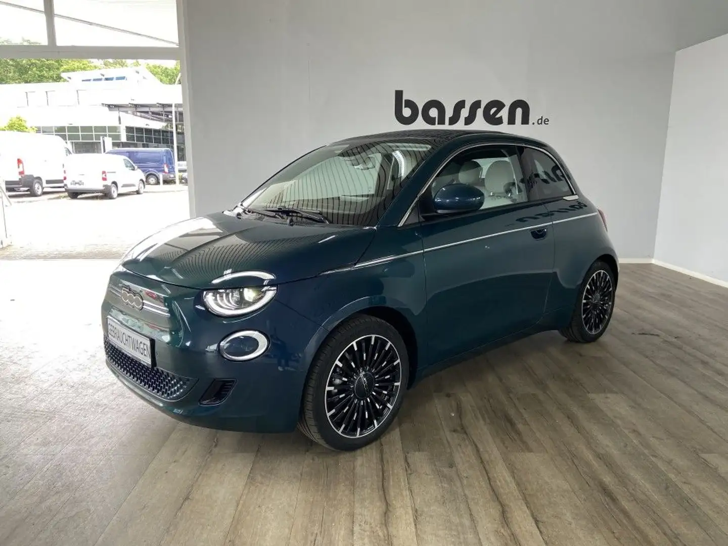 Fiat 500 500e 42kWh C la Prima (by Bocelli) Grün - 2