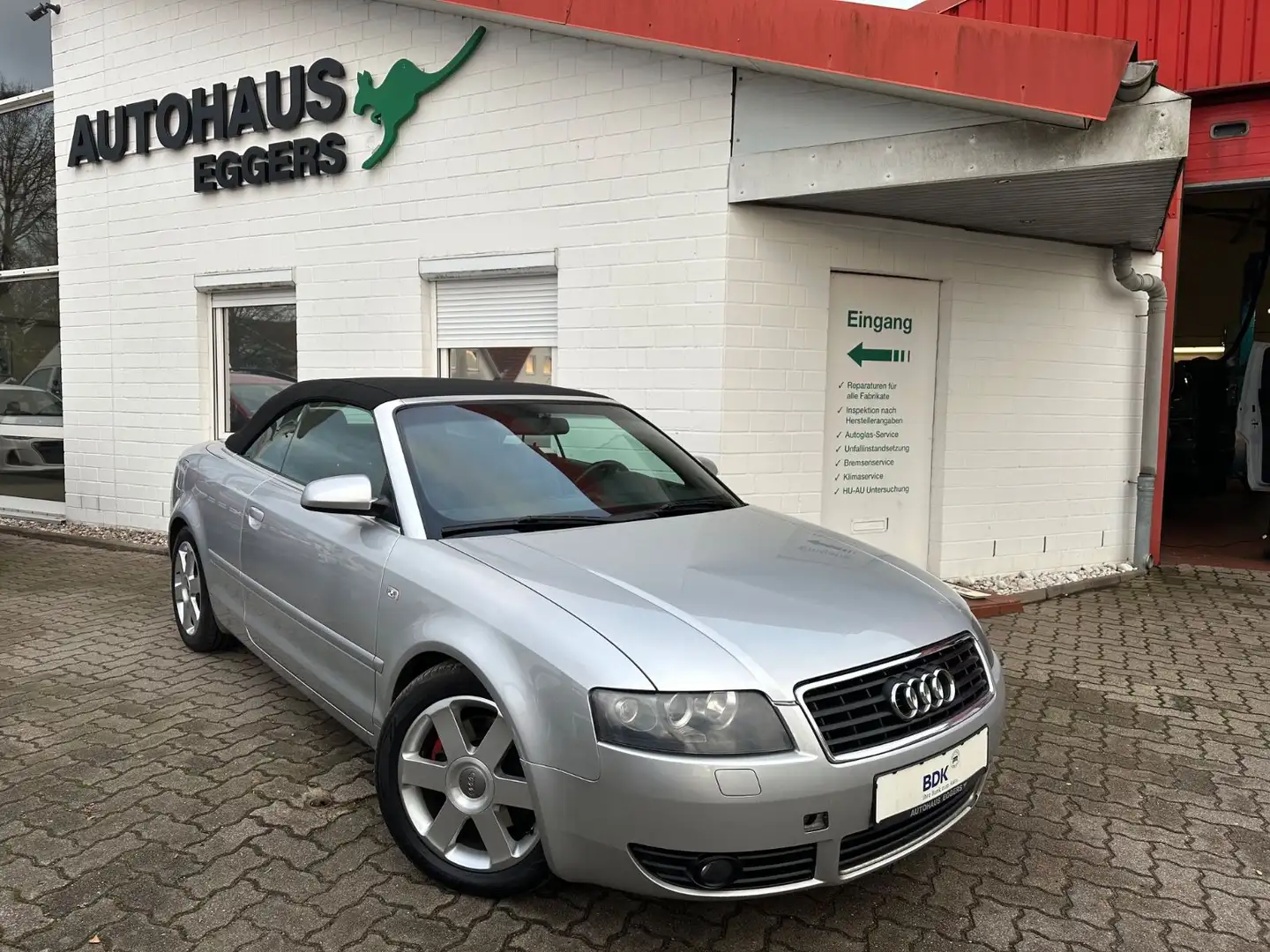 Audi A4 Cabriolet 2.4/AUTOM/KLIMAA/SHZ/LMF Silber - 1