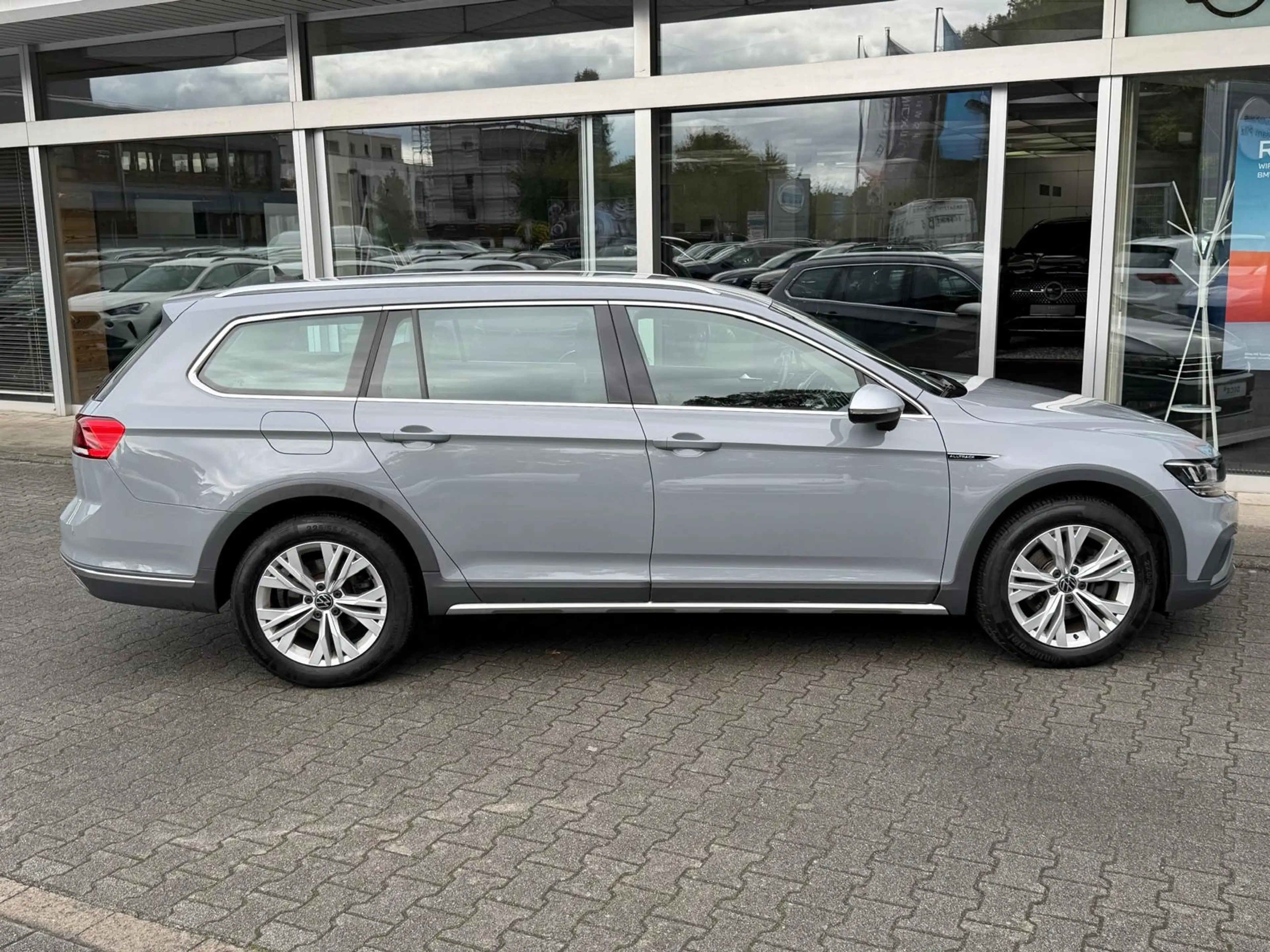 Volkswagen Passat Alltrack 2.0 TDI 4M LED+SHZ+NAVI+KAM+ACC+ — photo 4