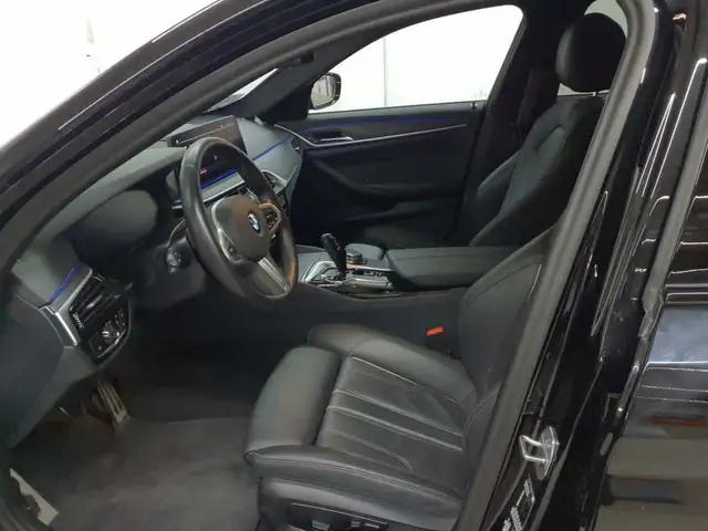 BMW 5 Series view 7