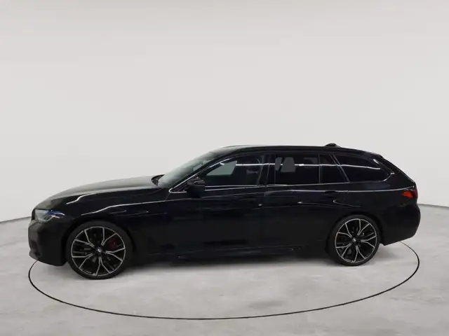 BMW 5 Series view 6