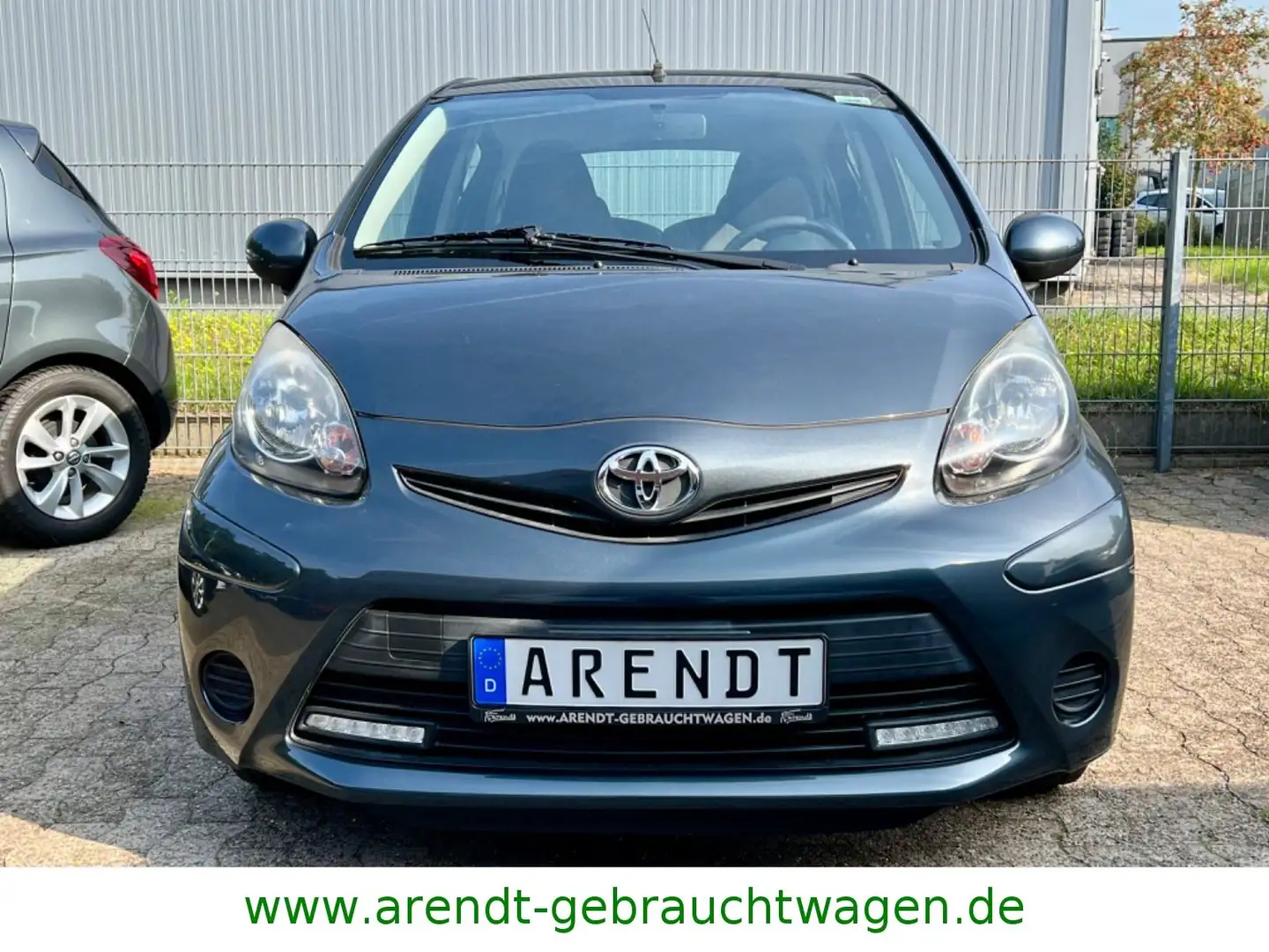 Toyota Aygo AYGO Cool Go/Klima/Navi/Erst 51788 Km* Сірий - 2