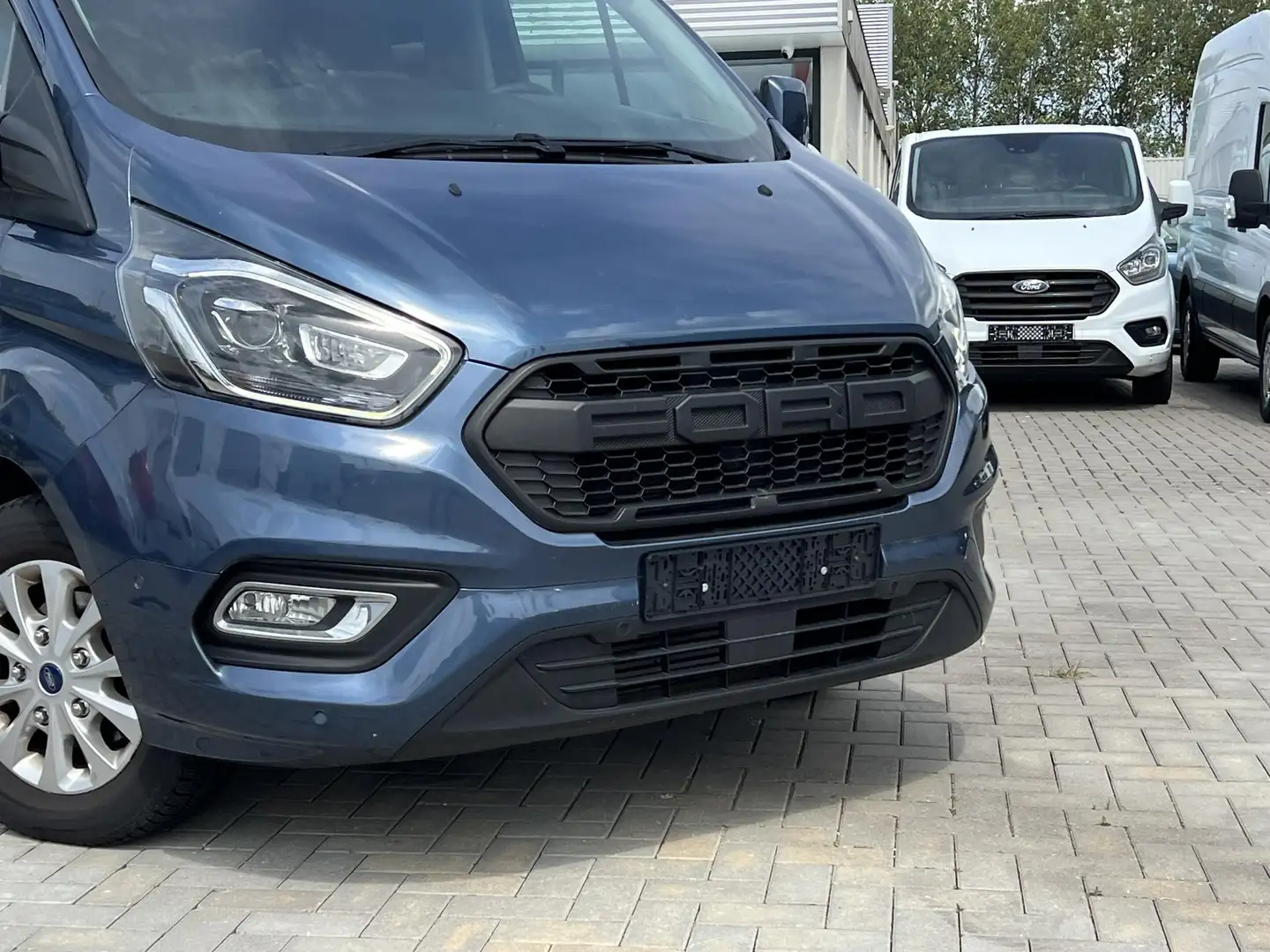 Ford Tourneo Custom 320 1.0 EcoBoost L1H1 PHEV Titanium Zuid | incl. B Blauw - 2