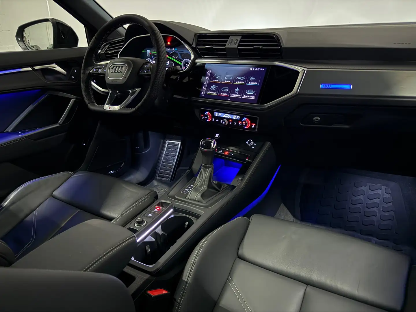 Audi Q3 Sportback 35 TFSI 3 x S-line Pano Sfeer Sonos Keyl Gris - 2