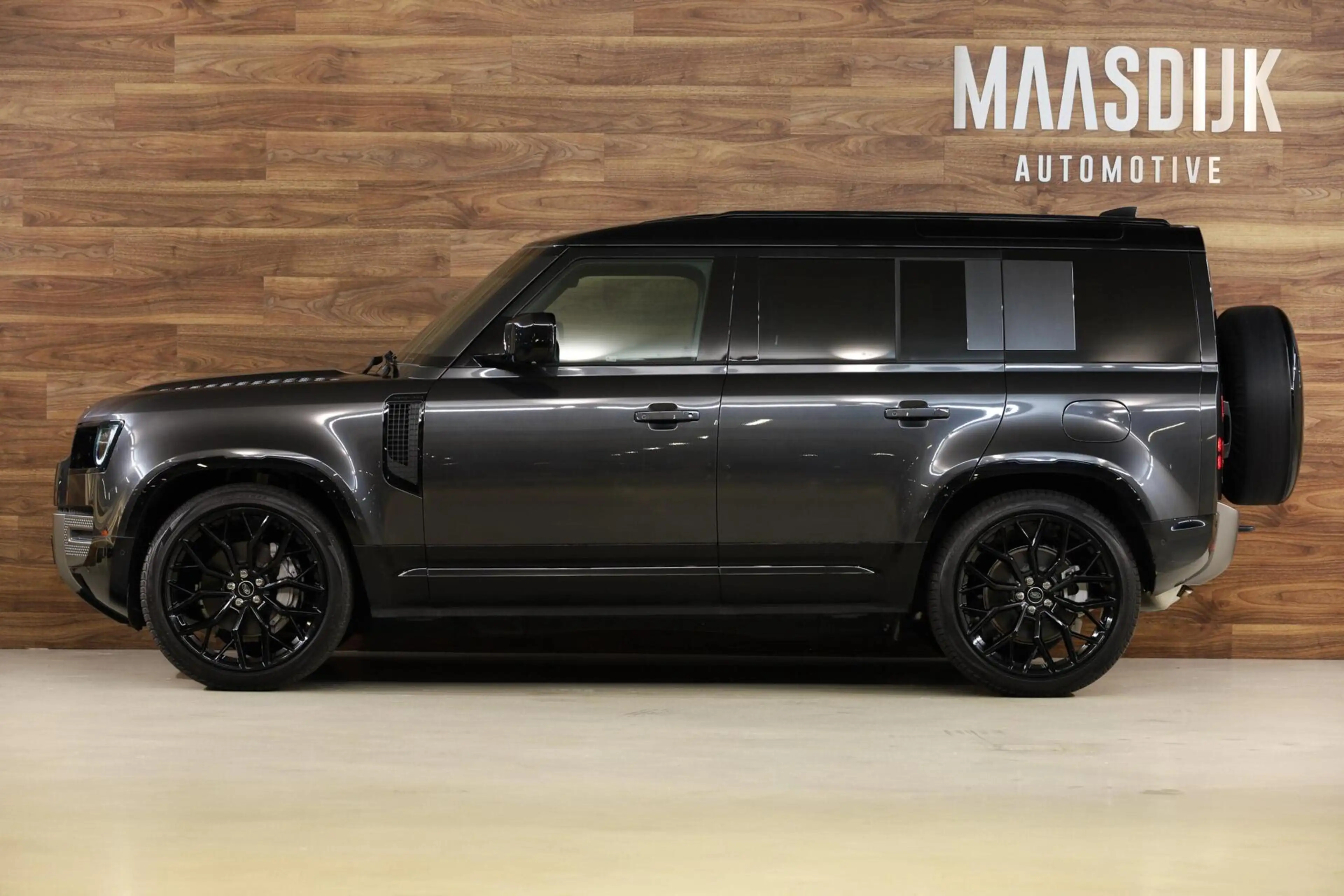 Land Rover Defender 110 P300e X-Dynamic SE|NEW|23''|ACC|360| — photo 13