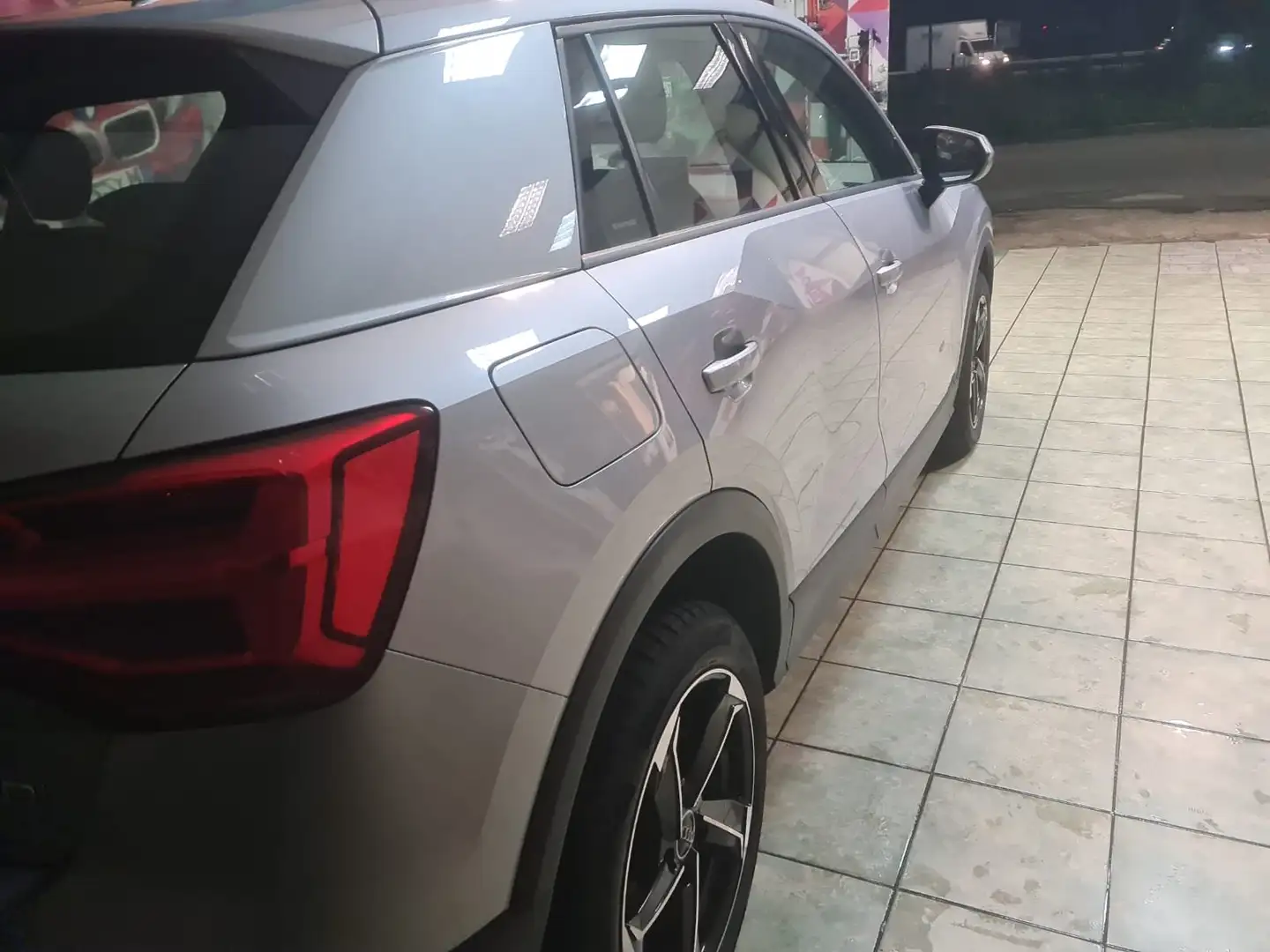 Audi Q2 1.6 tdi Sport s-tronic Argento - 1