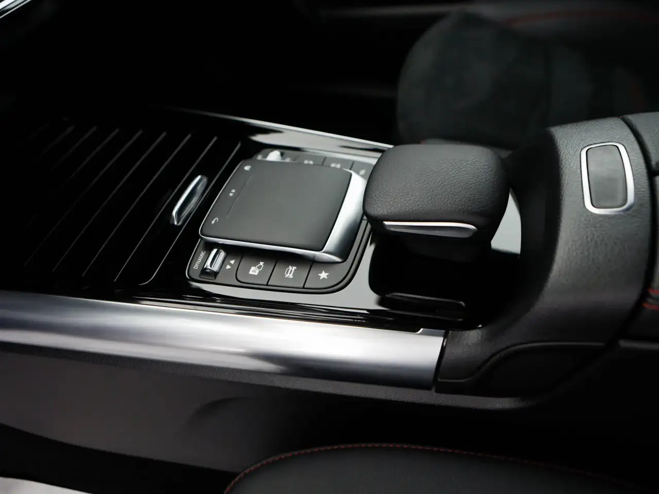 Mercedes-Benz GLA 180 180 d premium auto 18