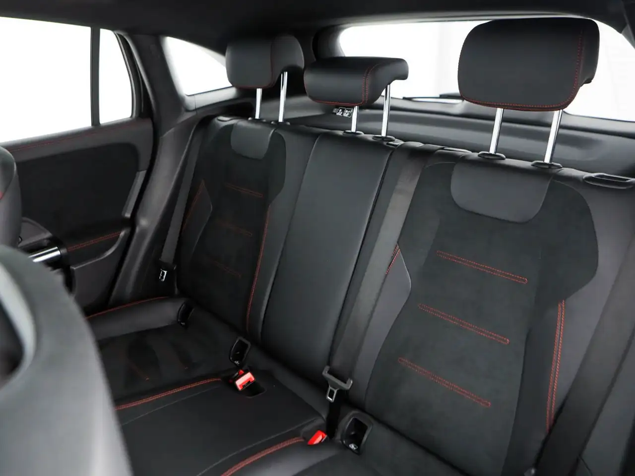 Mercedes-Benz GLA 180 180 d premium auto 14