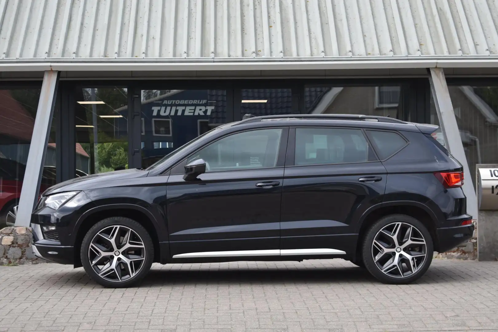 SEAT Ateca 1.5 TSI FR | PANORAMADAK | VIRTUAL COCKPIT | DEALE Zwart - 2