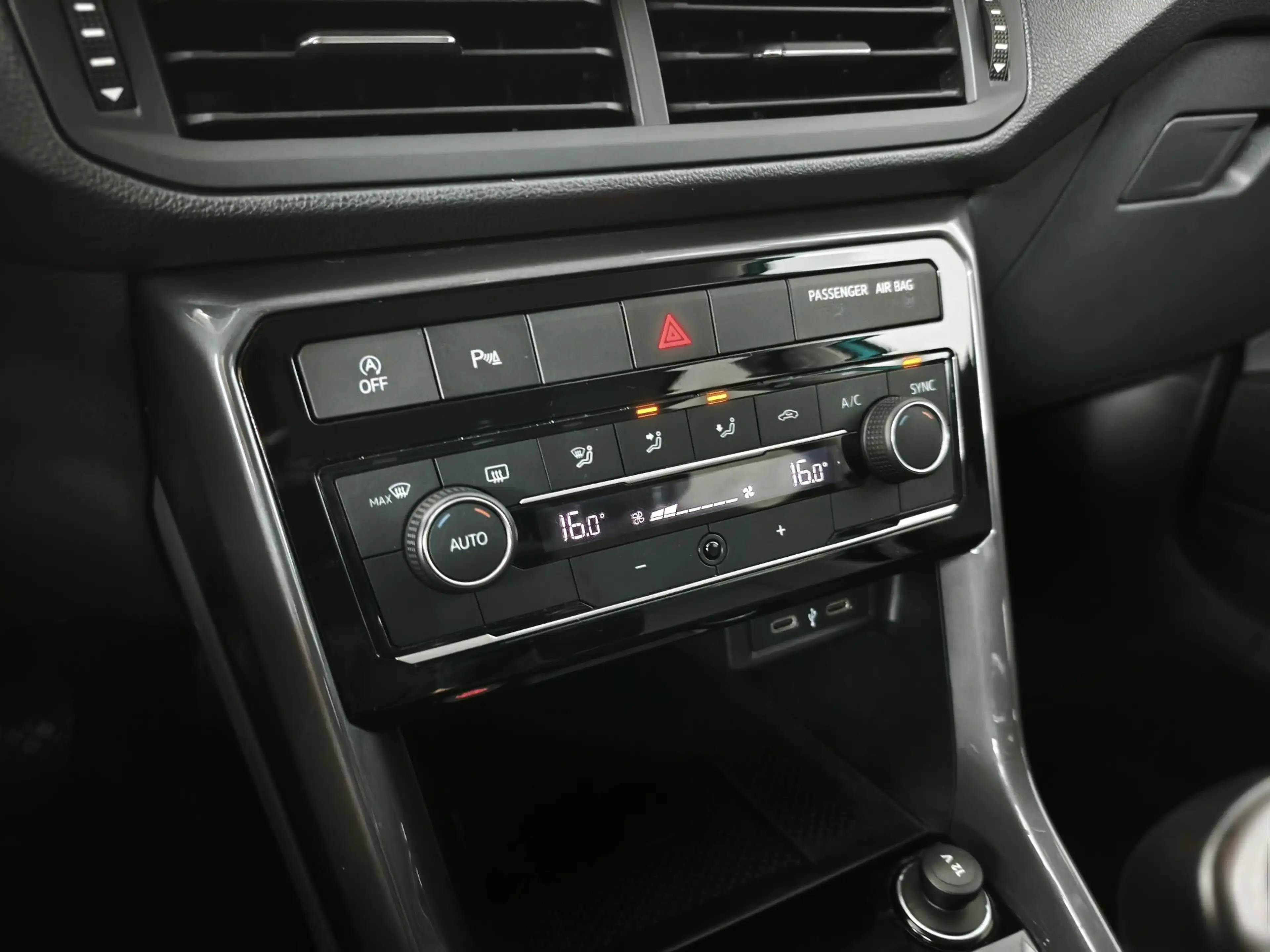 Volkswagen T-Cross 1.0 TSI Style | NAVI | CLIMATE CONTROL | VIRTUAL C — photo 17