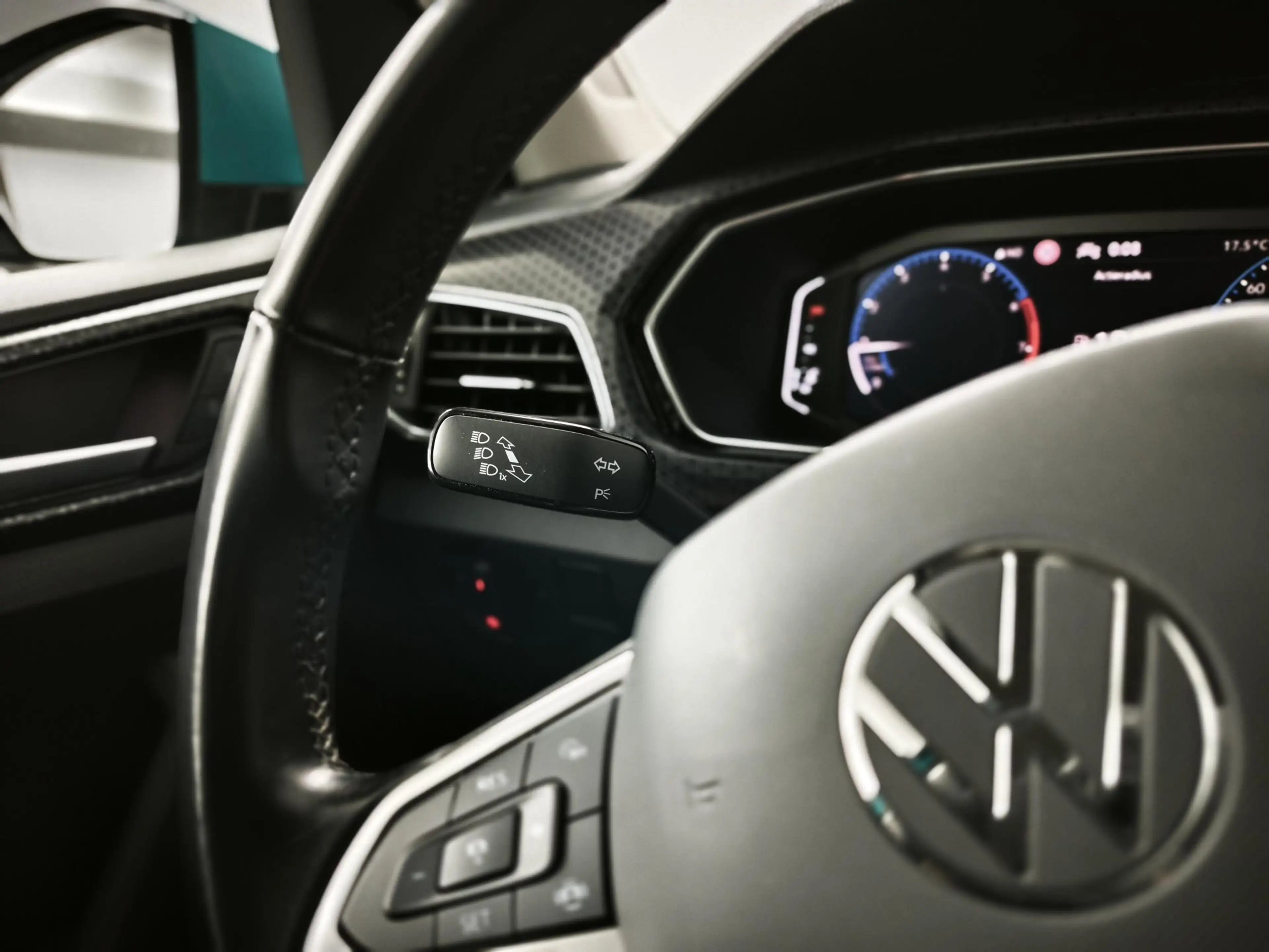 Volkswagen T-Cross 1.0 TSI Style | NAVI | CLIMATE CONTROL | VIRTUAL C — photo 14