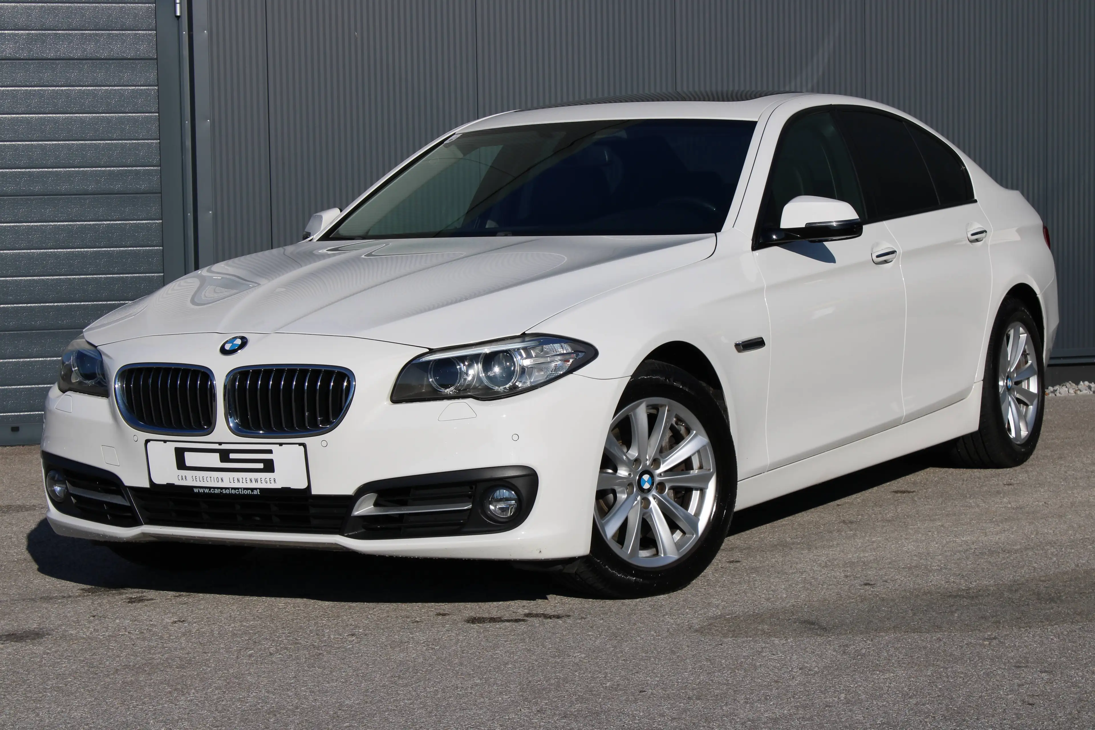 BMW 525 d LCI*Navi*Sportsitze*Standheizung — photo 2