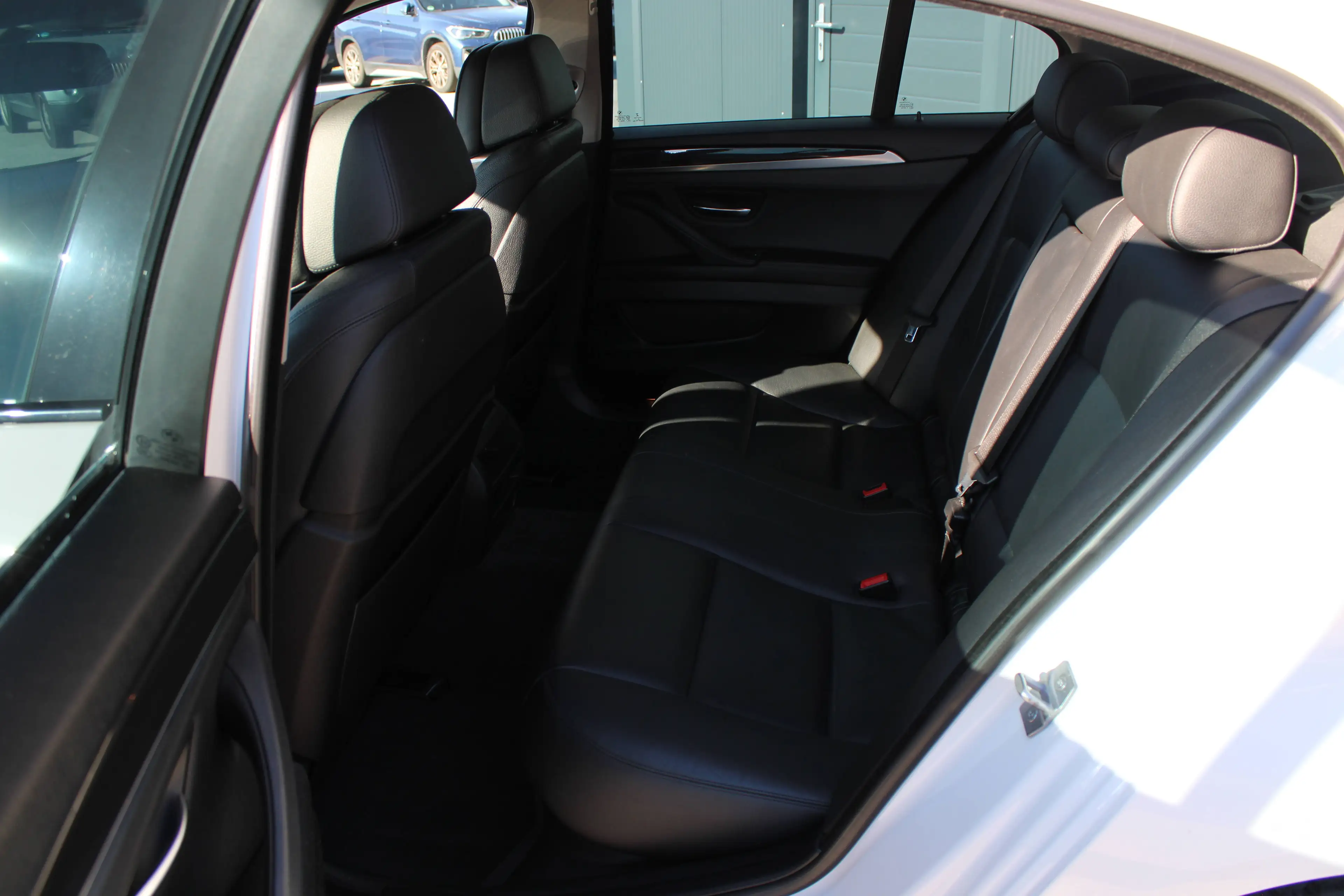 BMW 525 d LCI*Navi*Sportsitze*Standheizung — photo 10