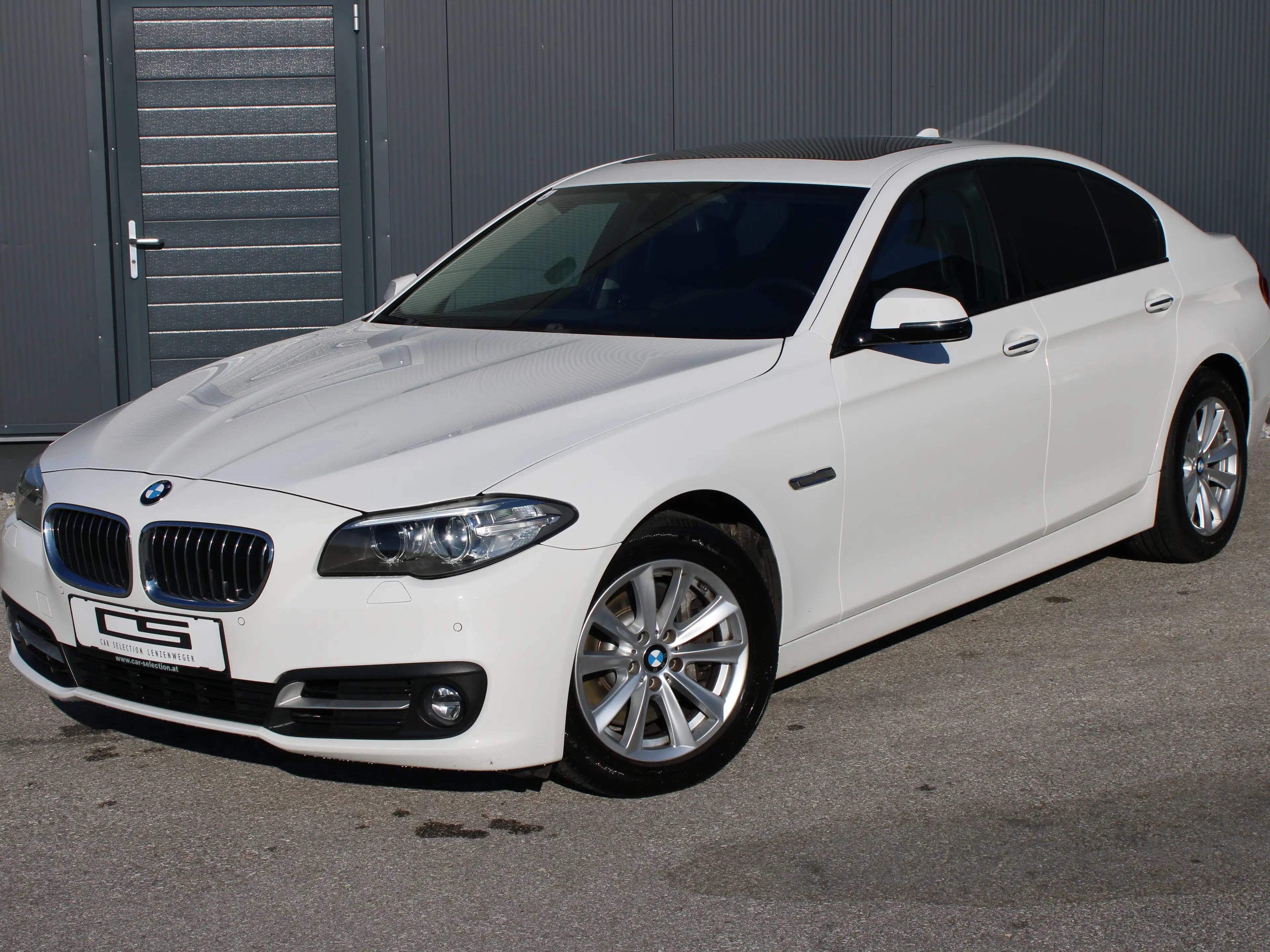 BMW 525 d LCI*Navi*Sportsitze*Standheizung — photo 3
