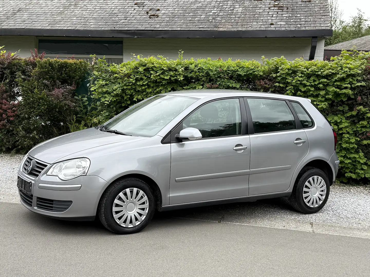 Volkswagen Polo 1.2i On Tour Gris - 2