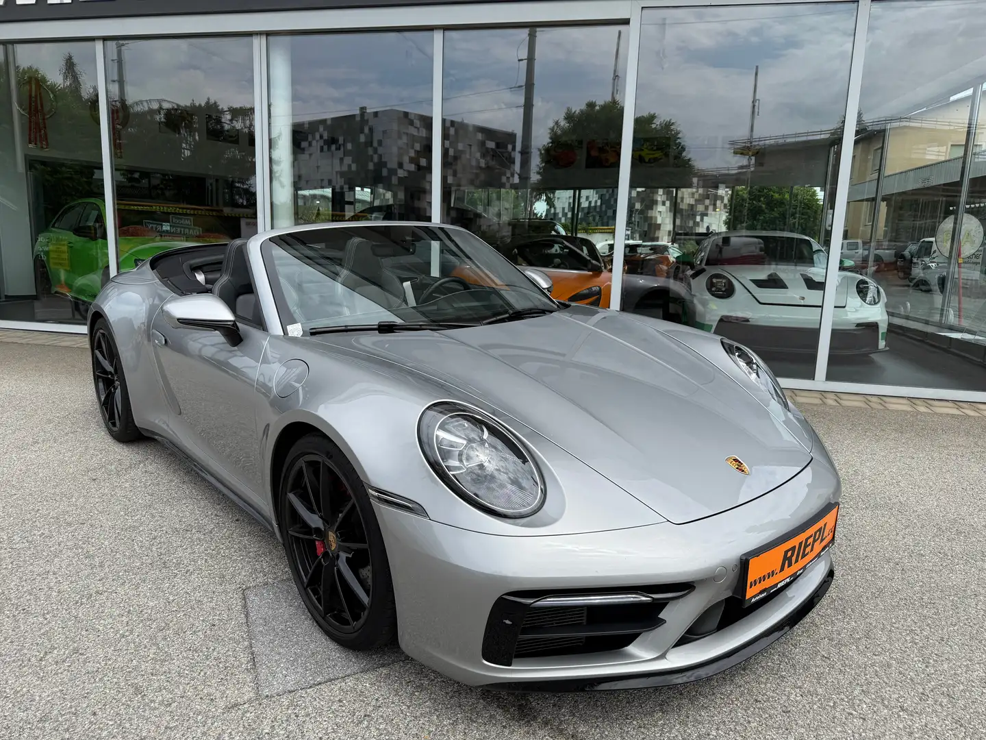 Porsche 992 Carrera S Cabrio SportDesign ACC Kamera Approved Silber - 1