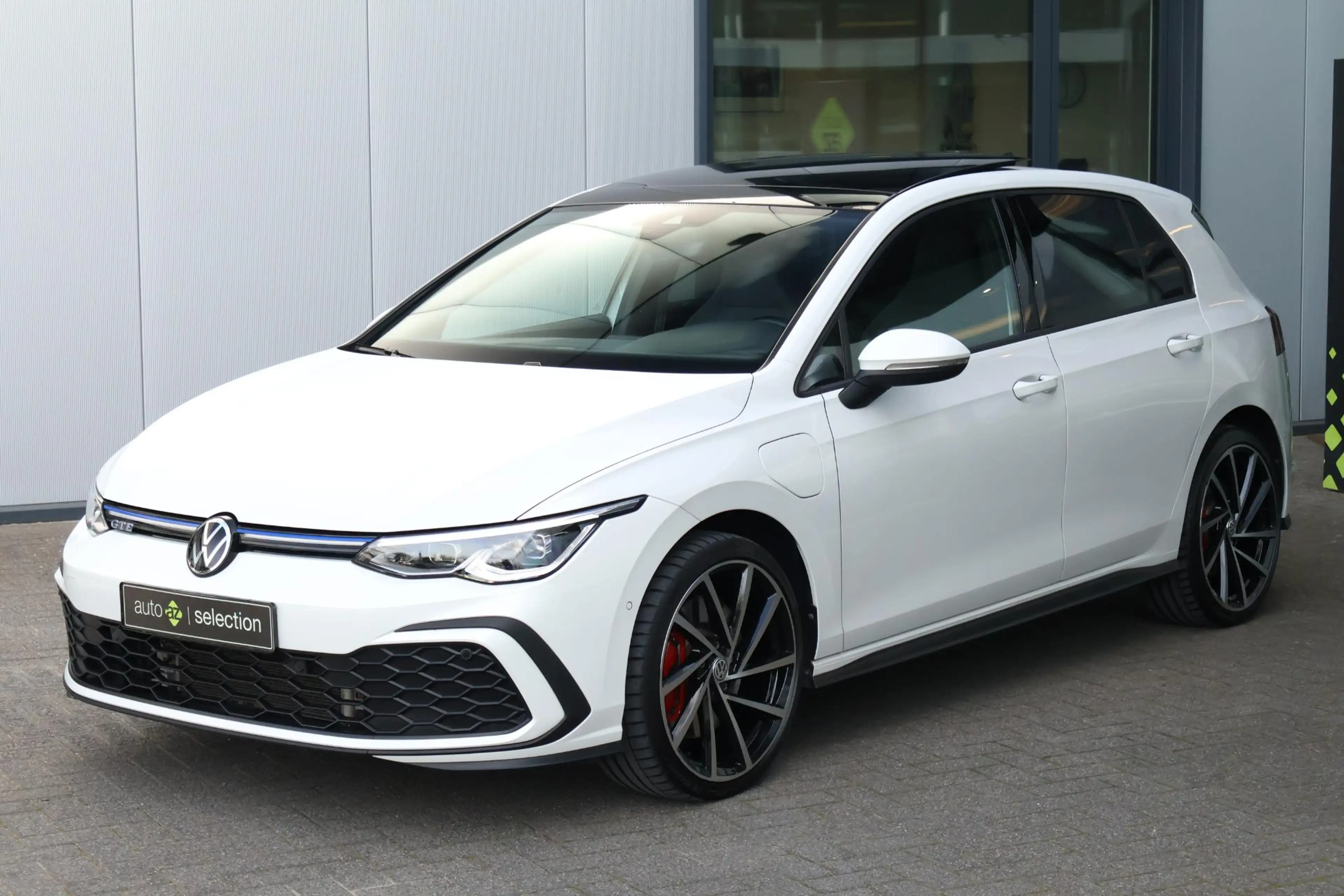 Volkswagen Golf GTE 1.4 eHybrid / Pano / Adaptive Cruise — photo 9
