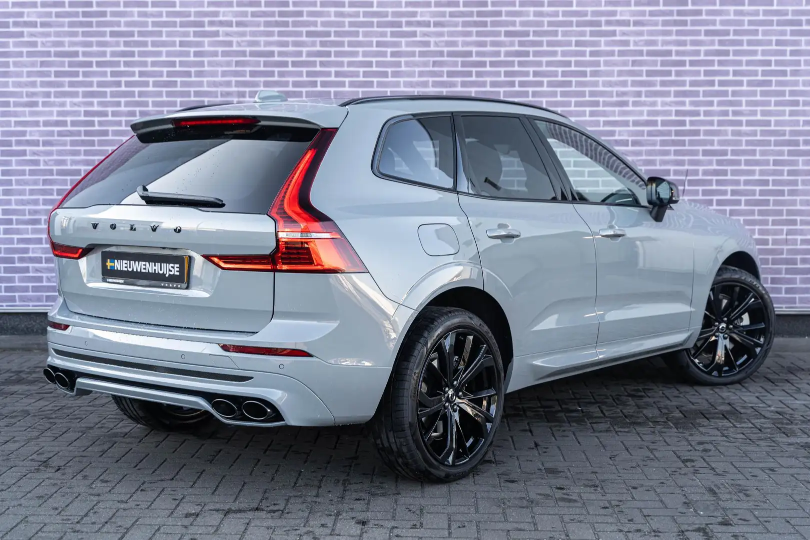 Volvo XC60 T6 Plug-in hybrid AWD Plus Dark | Longe Range | Go Gris - 2