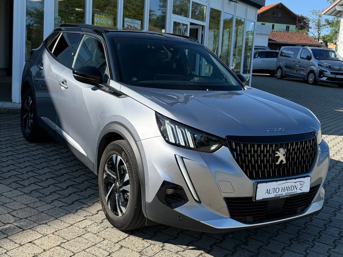 Peugeot 2008 GT 130EAT8, Kamera, Szhg, LED, Navi, DAB, Argent - 1