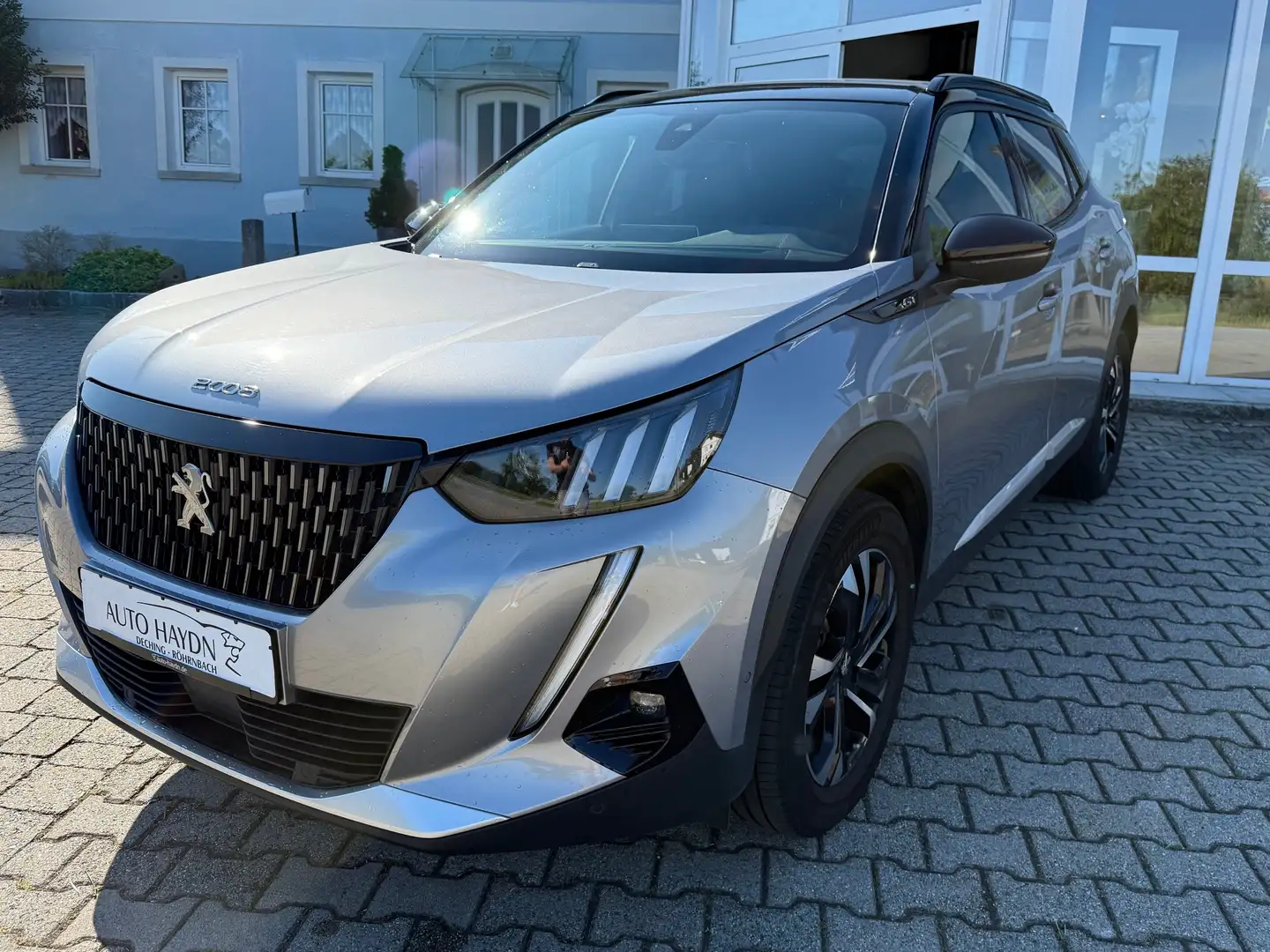 Peugeot 2008 GT 130EAT8, Kamera, Szhg, LED, Navi, DAB, Argent - 2