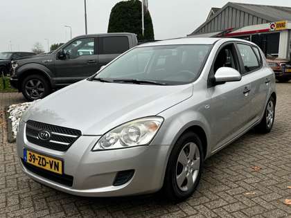 Kia Ceed / cee'd 1.4 X-tra 5-Deurs 2009 Trekhaak APK