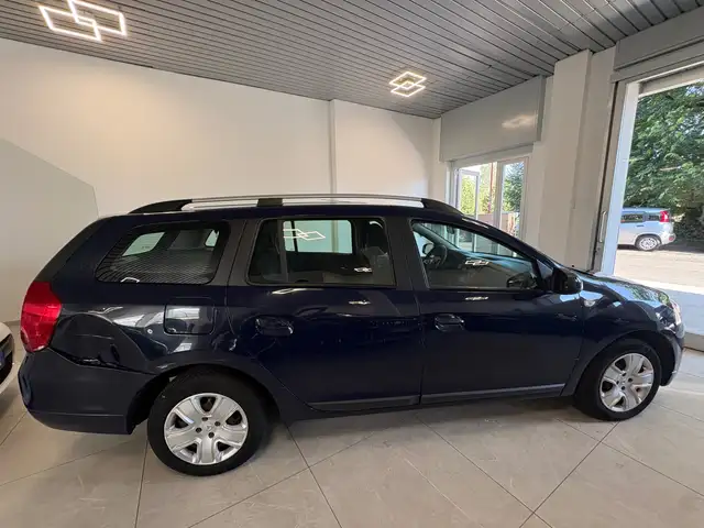 Dacia Logan view 3