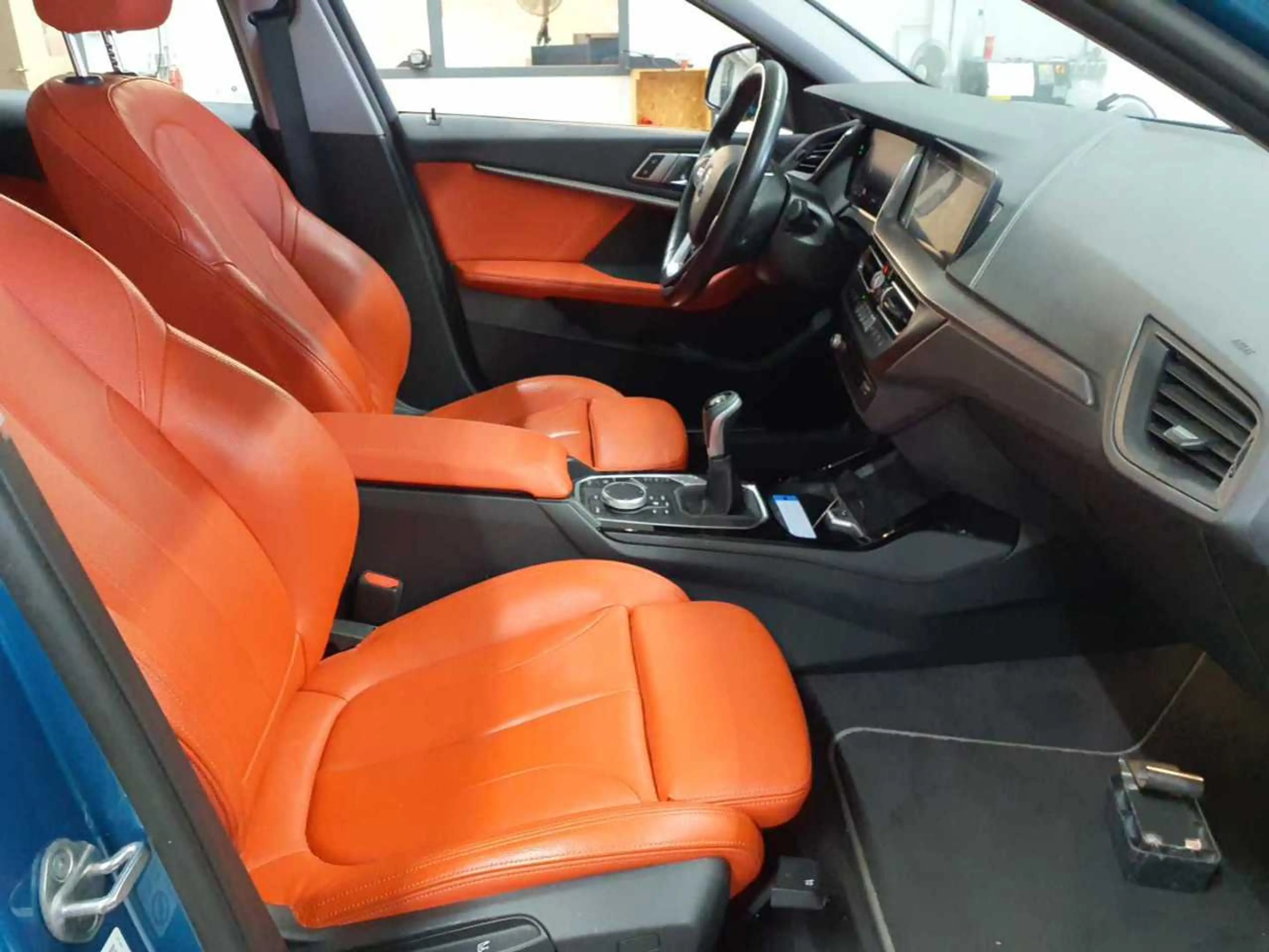 BMW 118 118d Sport Line Navi Leder LED — photo 8