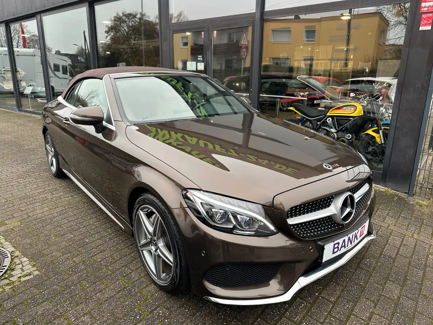 Mercedes-Benz C 180 Cabrio AMG Line Leder LED Navi Brun - 2